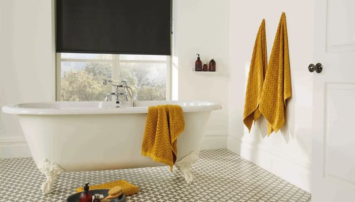 roller blind kamar mandi