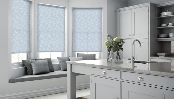 harga roller blind
