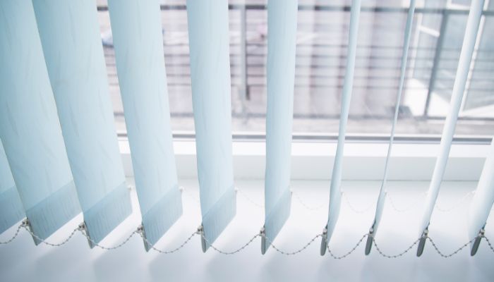 perbedaan vertical blind