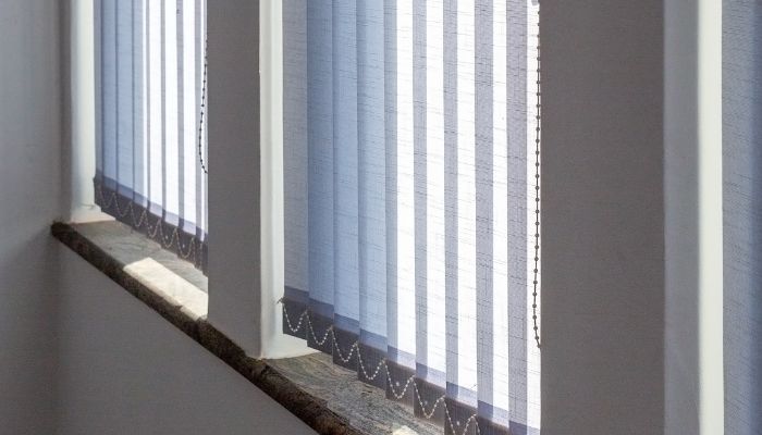 roller blind vertical